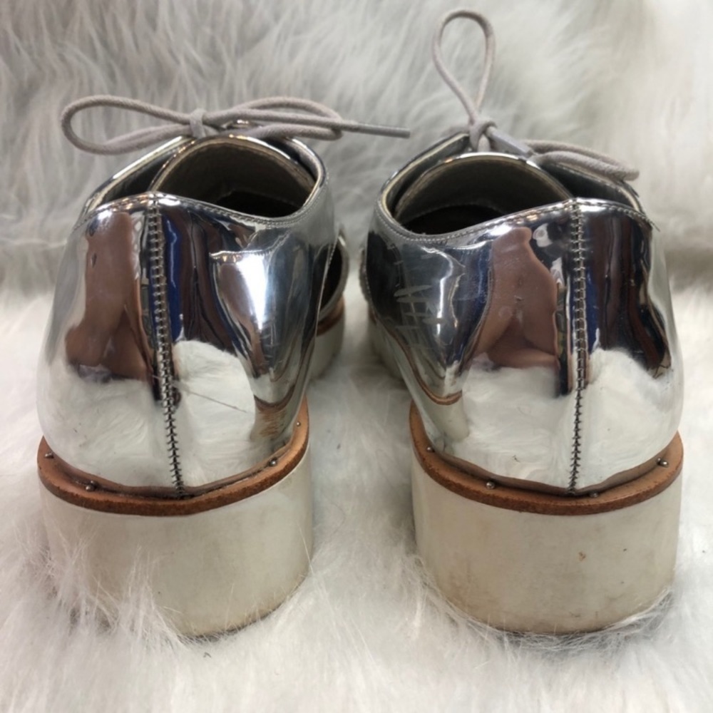 Aldo silver metallic platform Oxford with cut outs lace up EUC size 6 - Picture 4 of 7